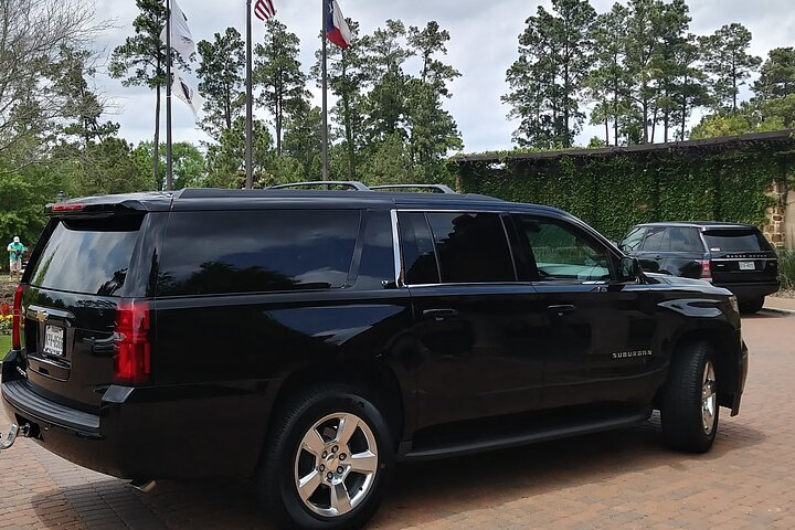 Galveston to Hobby Airport HOU Large SUV Private Fit Up to 6 PAX. - Photo 1 of 7